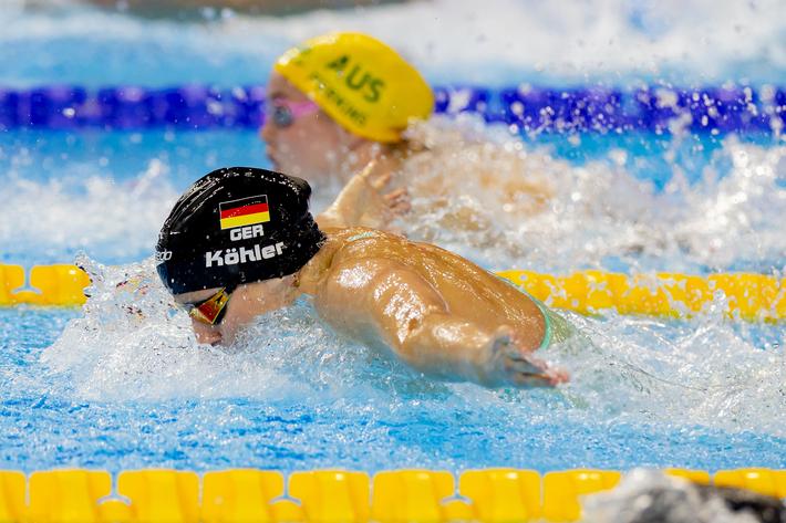 Angelina Köhler schwimmt Schmetterling im WM-Finale.
